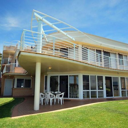 The Clippers 1 Fabulous Waterfront Unit Apartment Salamander Bay Exterior photo